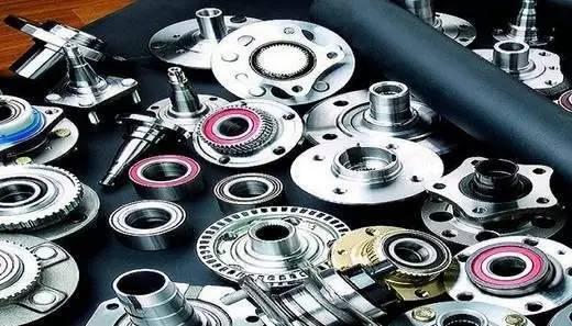 中國(guó)與外國(guó)機(jī)械零件制造